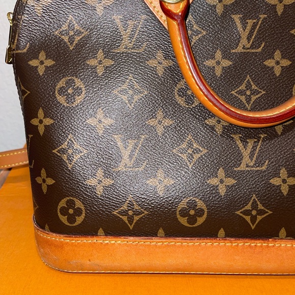 Louis Vuitton Alma PM Bag - Picture 5 of 14